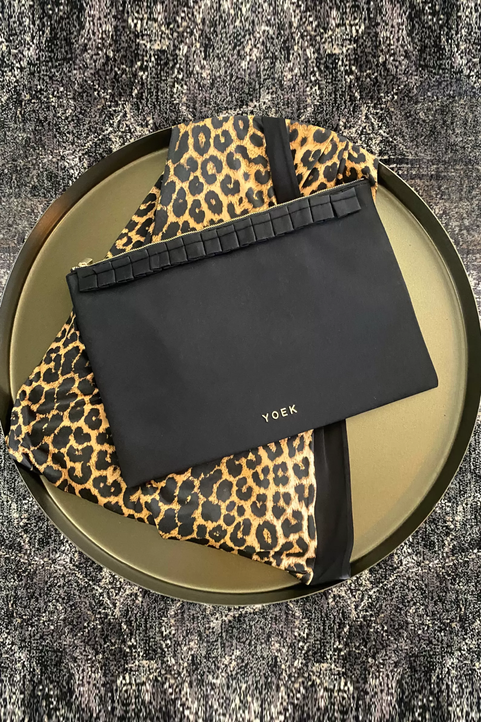 Store Clutch Ruffle Women Beauty & Accessories
