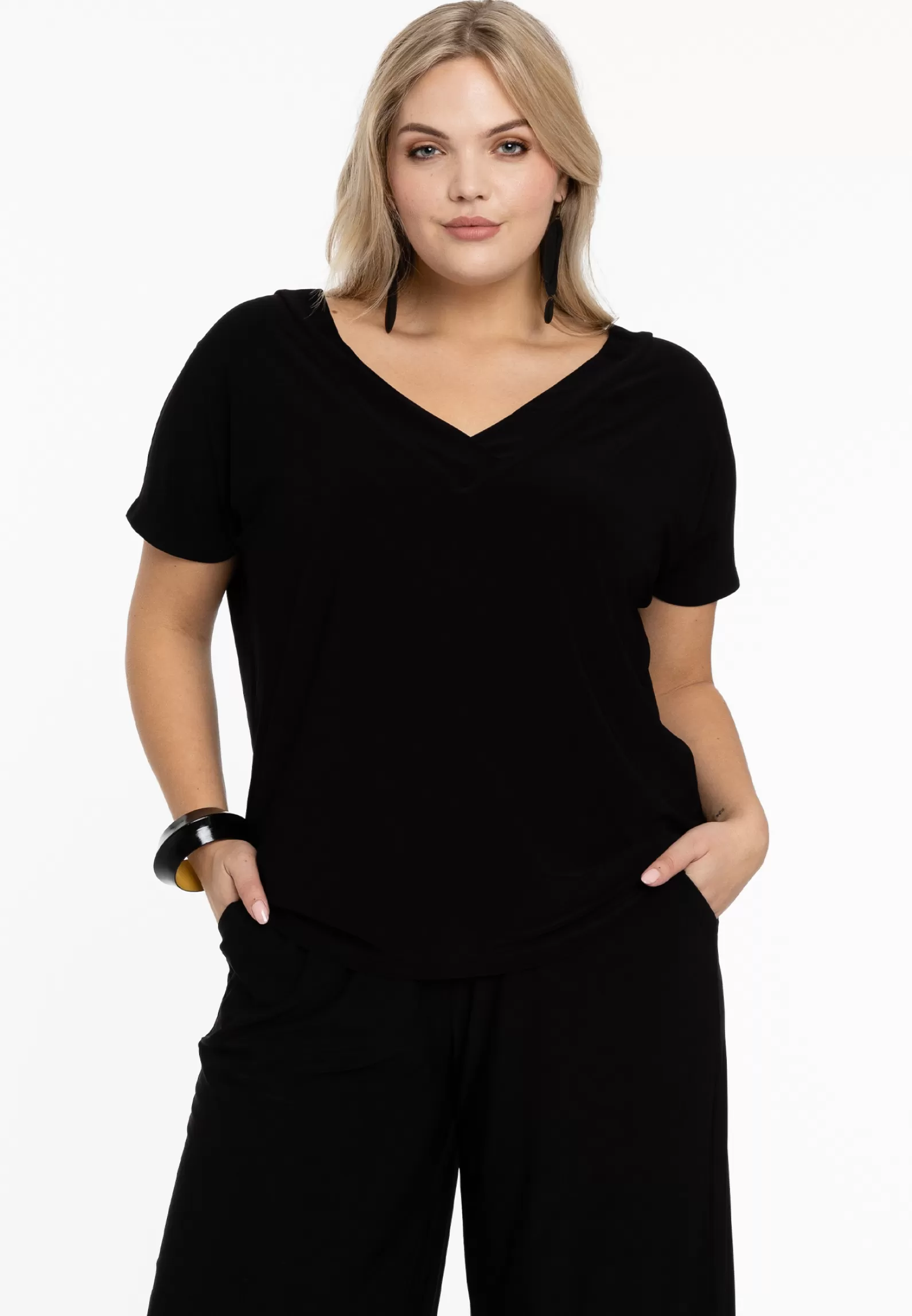 Fashion T-Shirt V-Neck Dolce Women Basics